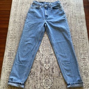 80’s vintage Levi’s 521 tapered fit jeans size 8 made in made in USA 🇺🇸